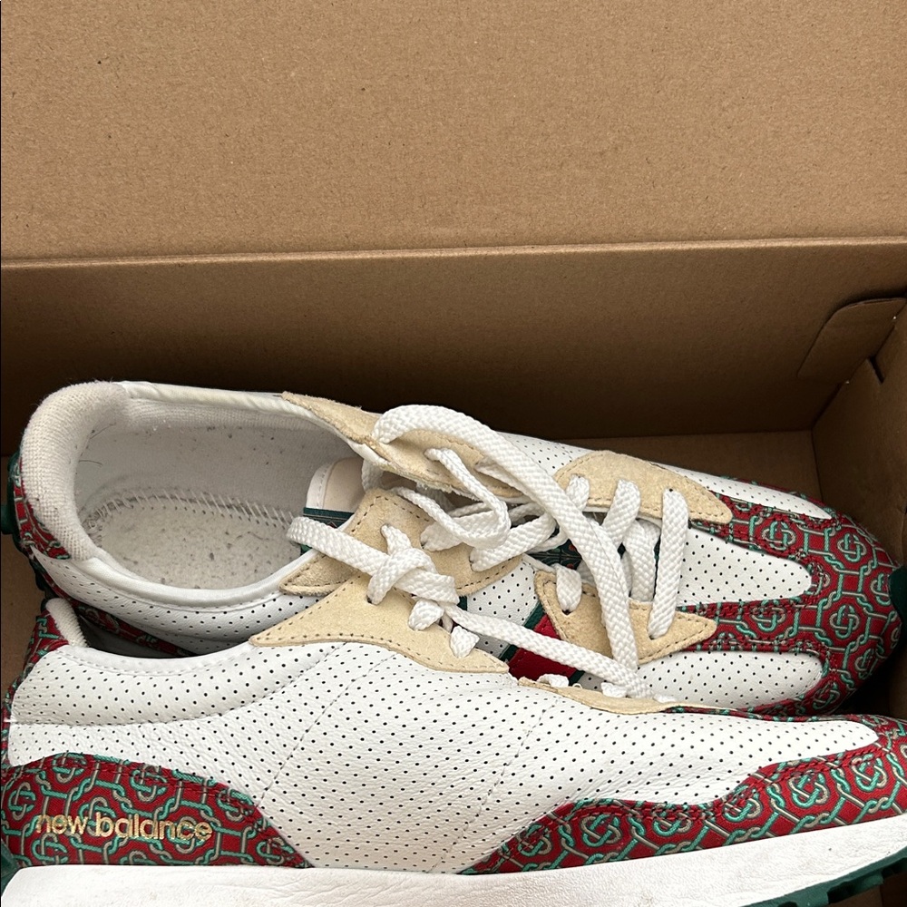 New Balance Men’s White and Beige Patterned Sneakers
